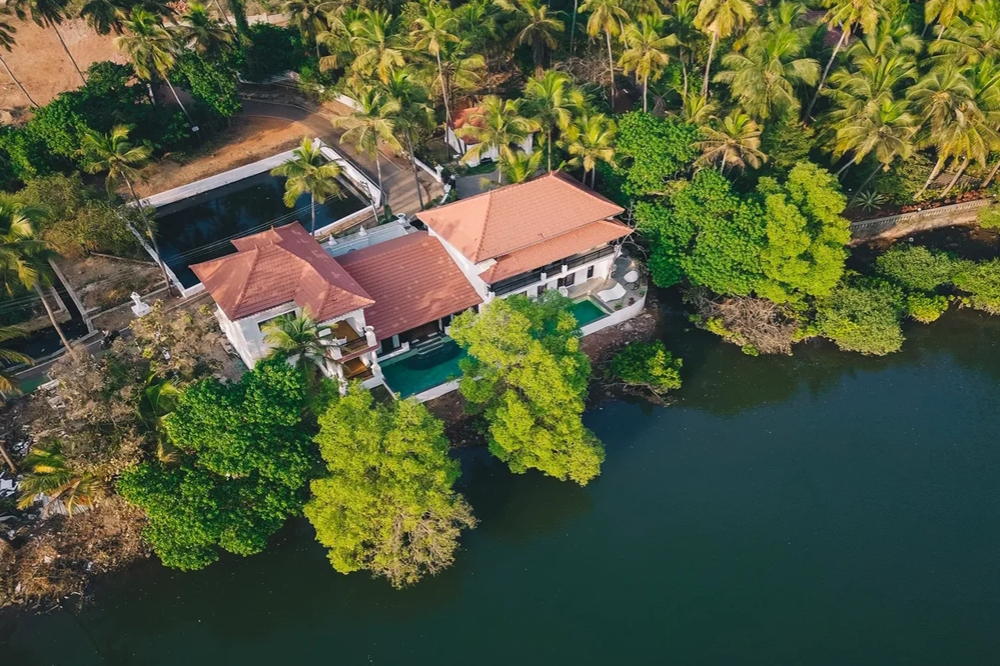 Eagle's Eye view of Villa Riviera